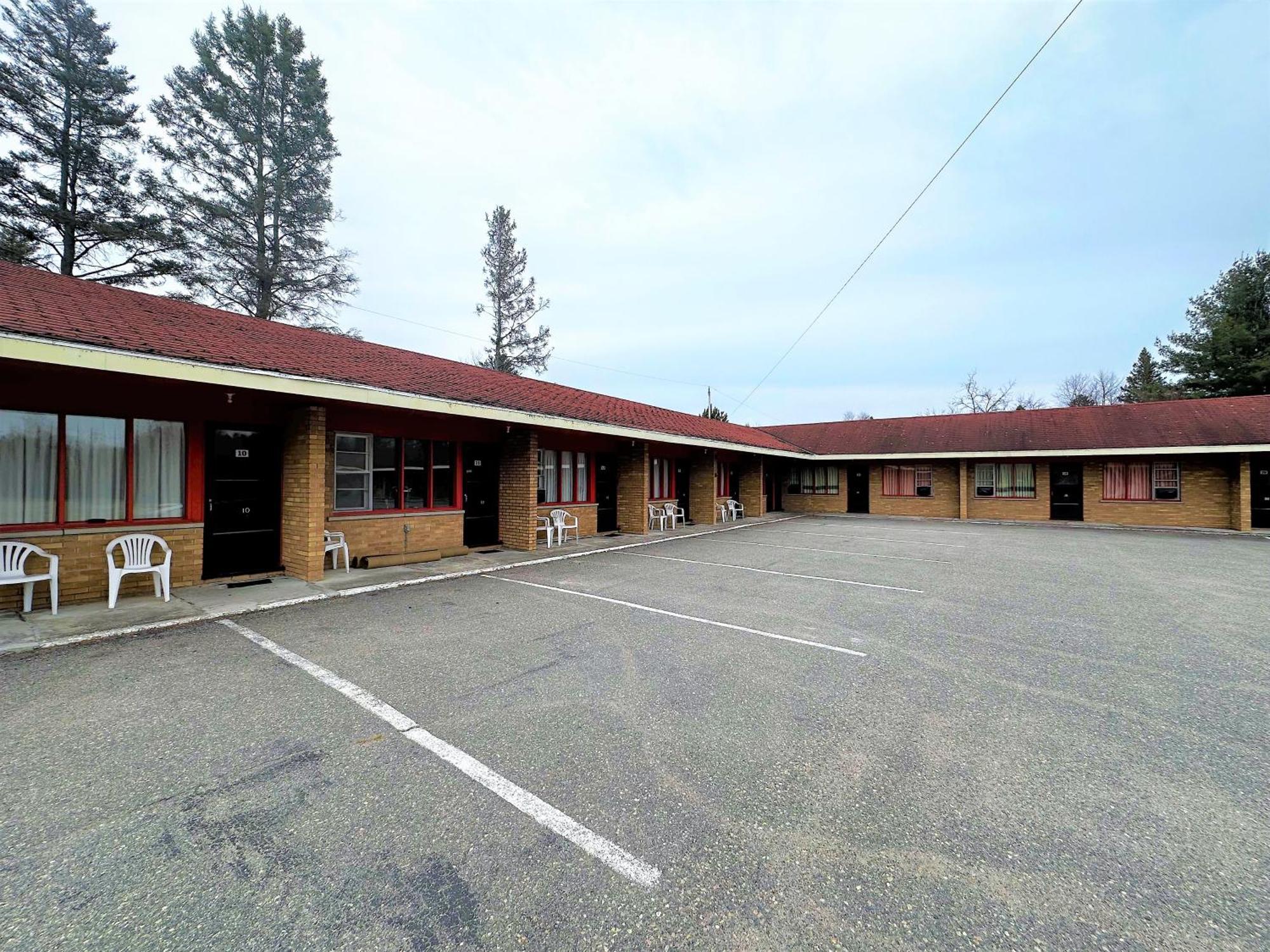 Red Top Motor Inn Iron Bridge Exterior foto